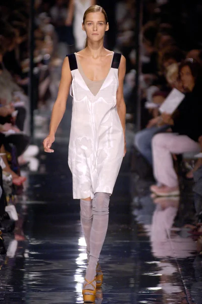 Look 10